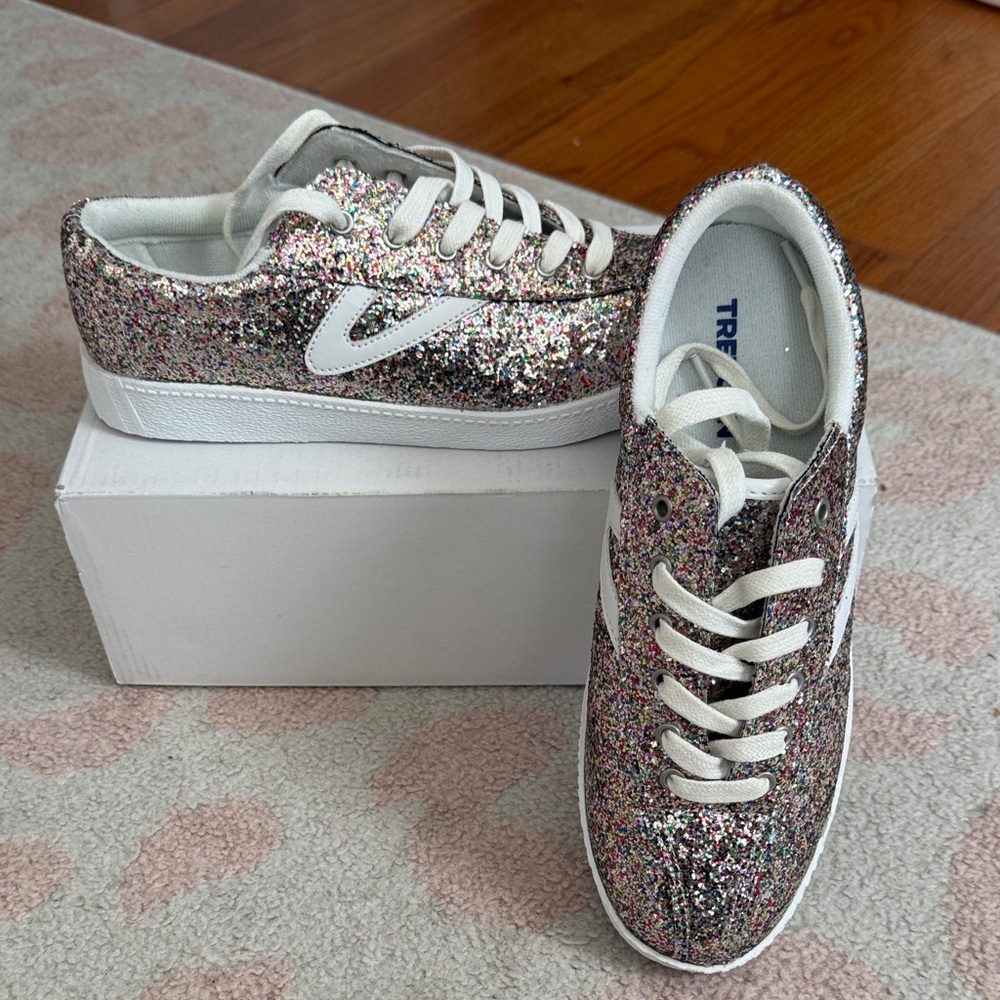 NWT Tretorn “nylite” confetti glitter and white sneakers, size 9